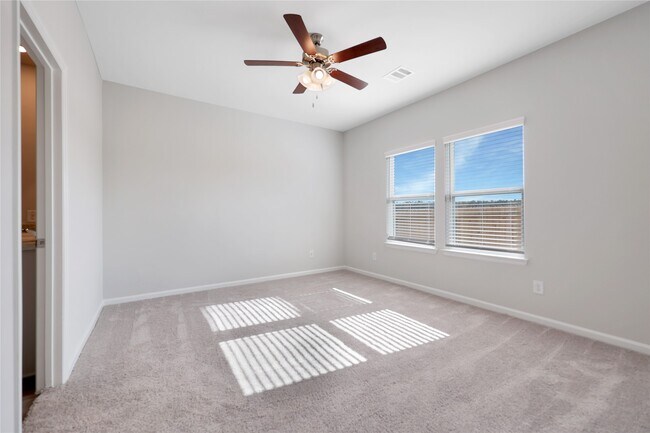 Building Photo - 16632 Aurora St