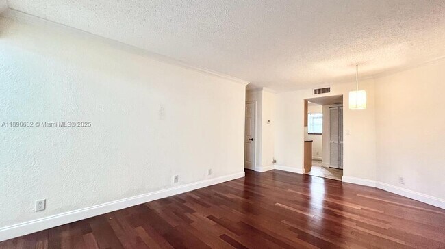 Building Photo - 303 Gardens Dr