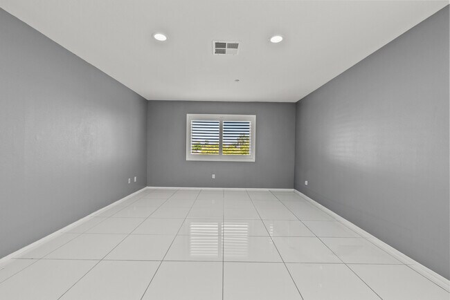 Building Photo - 16001 Filbert St