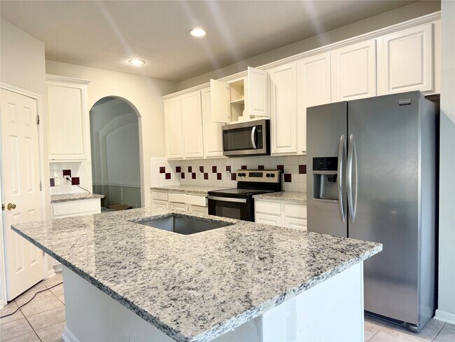 Building Photo - 23730 River Pl Dr