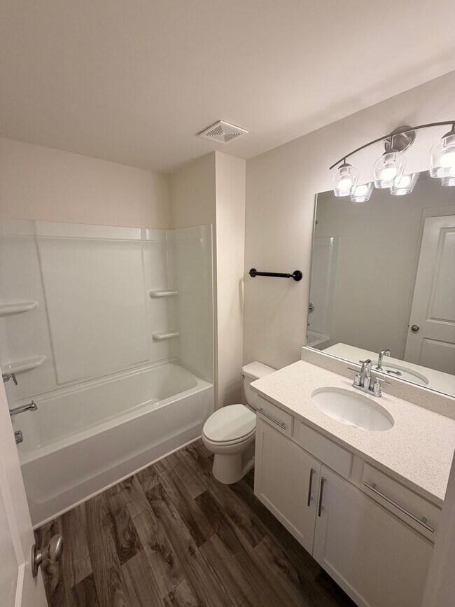 Building Photo - Unwind in Winder, with a Beautiful 3 Bed 2.5 Bath Townhome!