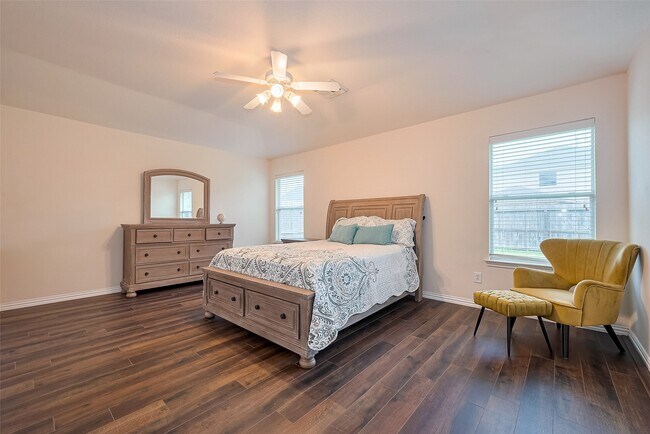 Building Photo - 1007 Casting Springs Way