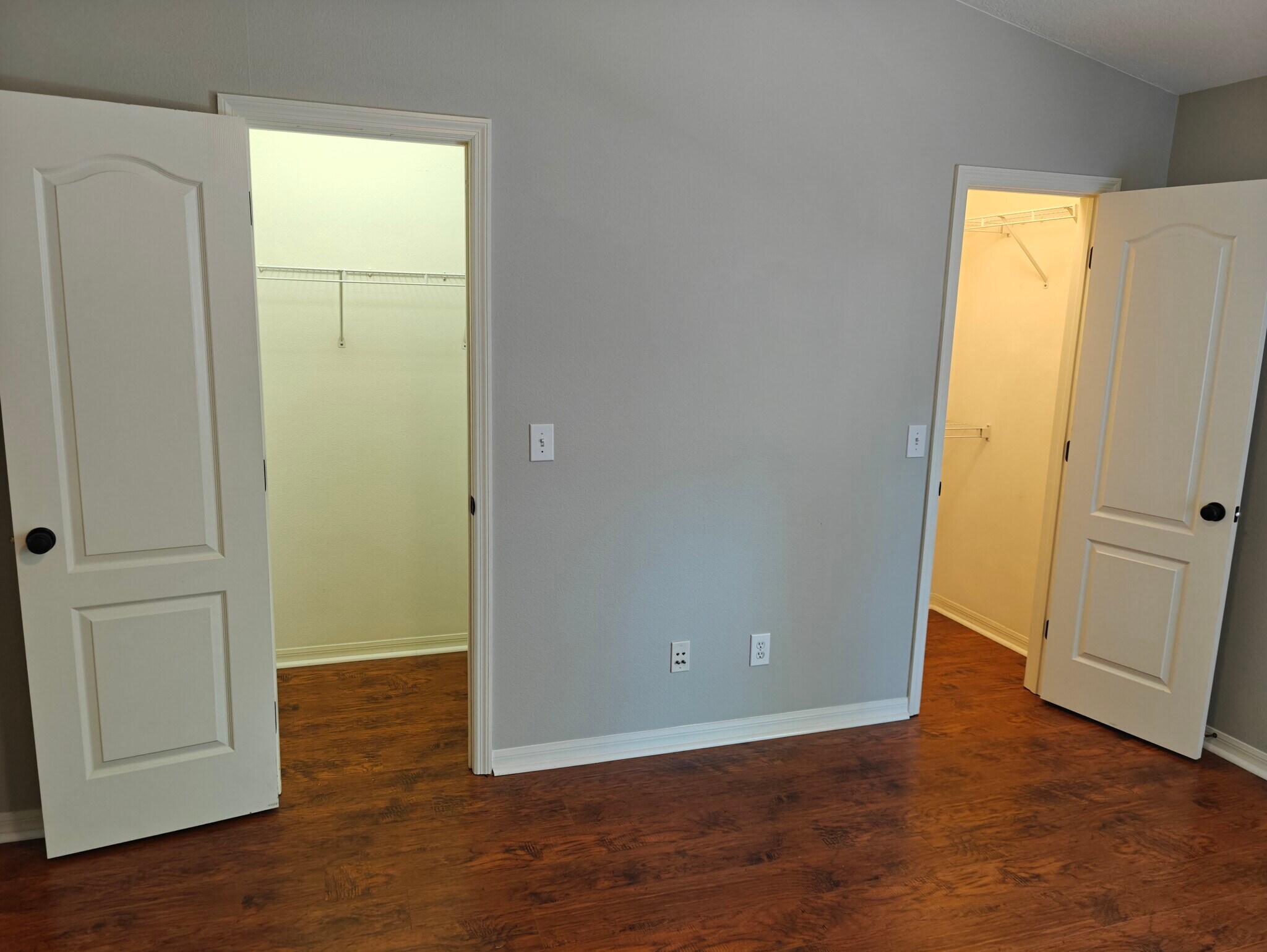 Building Photo - 5864 Fishhawk Ridge Dr