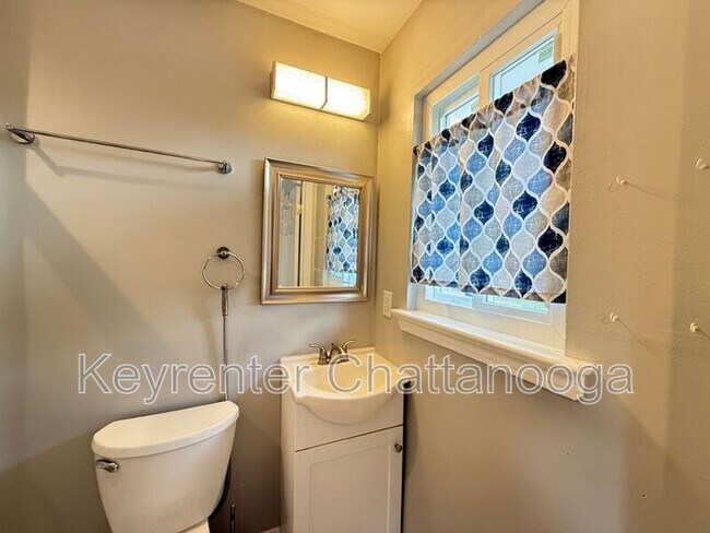Building Photo - 7813 Holiday Hills Cir
