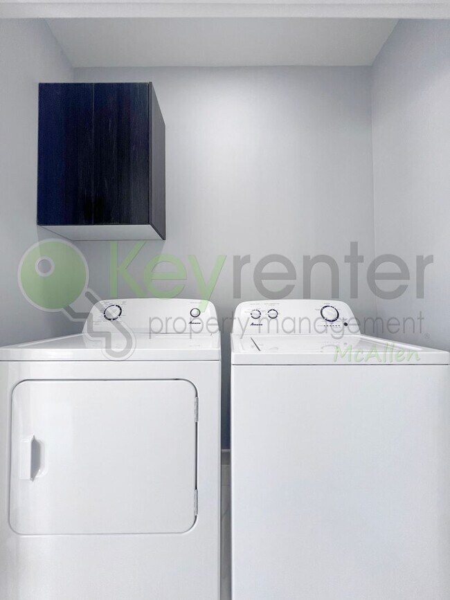 Building Photo - 1st month FREE! 3b/2bath Apartment in Edinburg-Don't Miss Out!