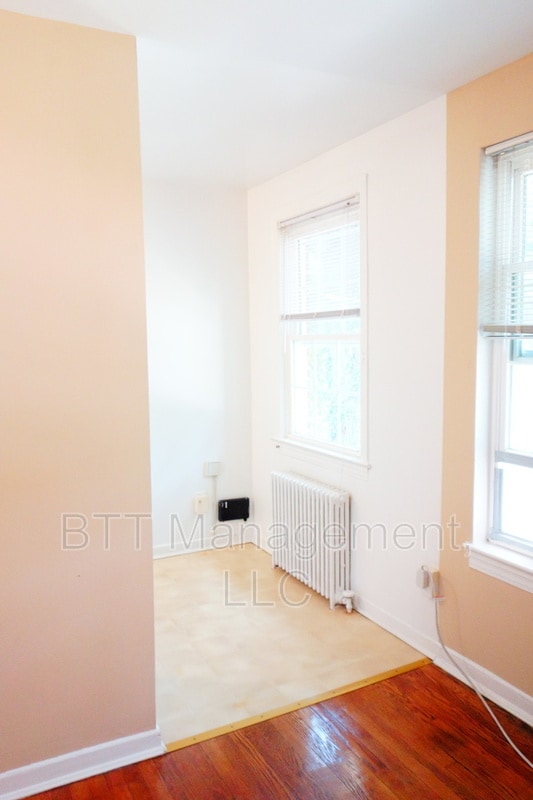 Building Photo - 8400 Greenwood Ave