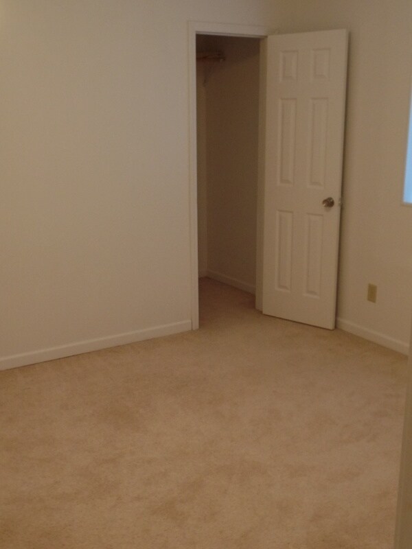 Building Photo - 669 Brown St