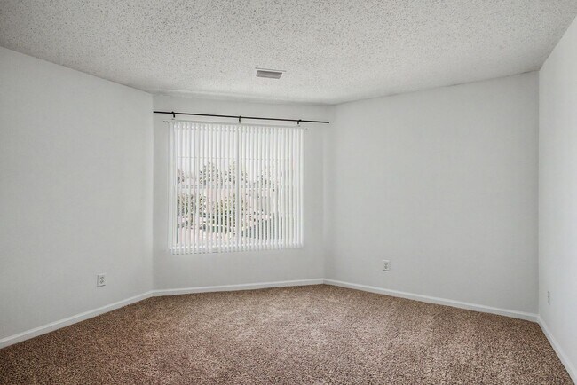 Building Photo - 960 Drivers Ln