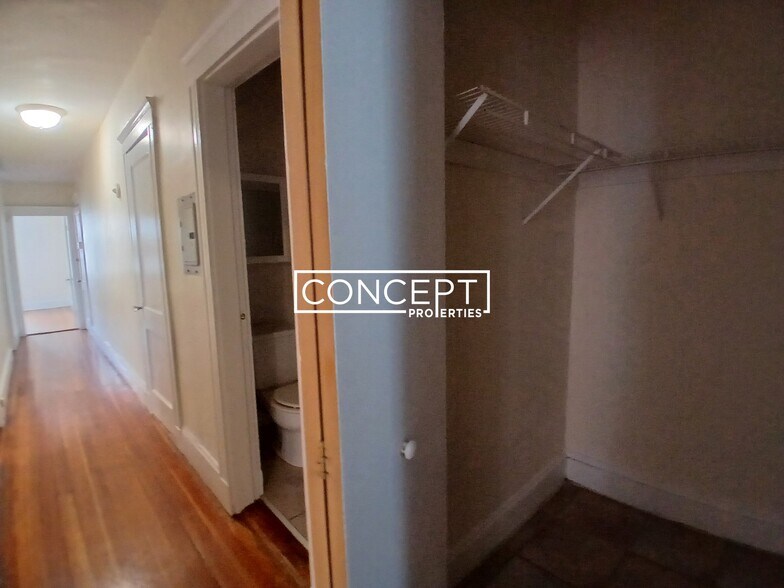 Building Photo - 15 Barrows St