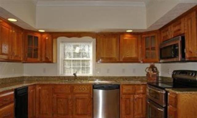 Building Photo - Christiansburg, 3 BR / 2.5 BA, Available March 16th