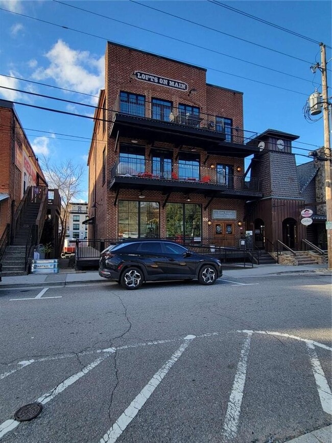 Building Photo - 550 E Main St