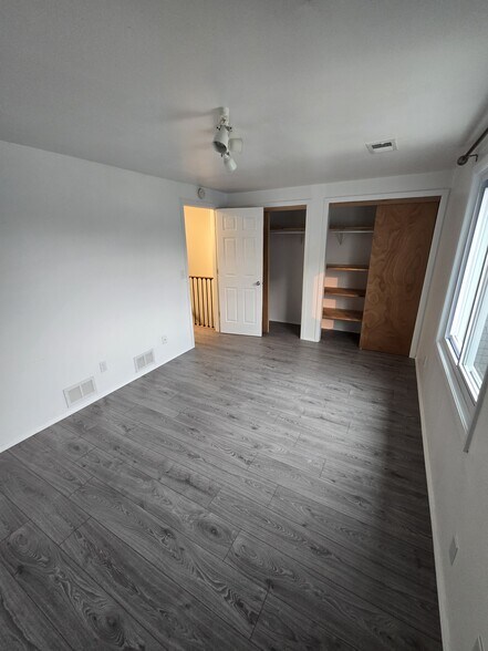 Building Photo - 2370 Manitowoc Rd