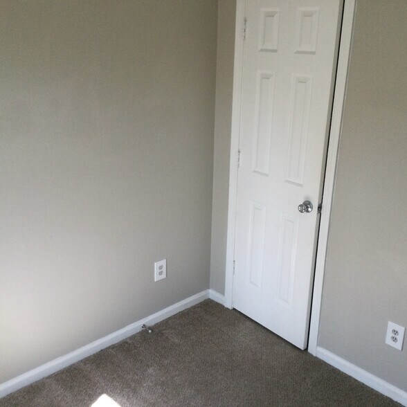 Building Photo - 5345 Ridgemere Ct