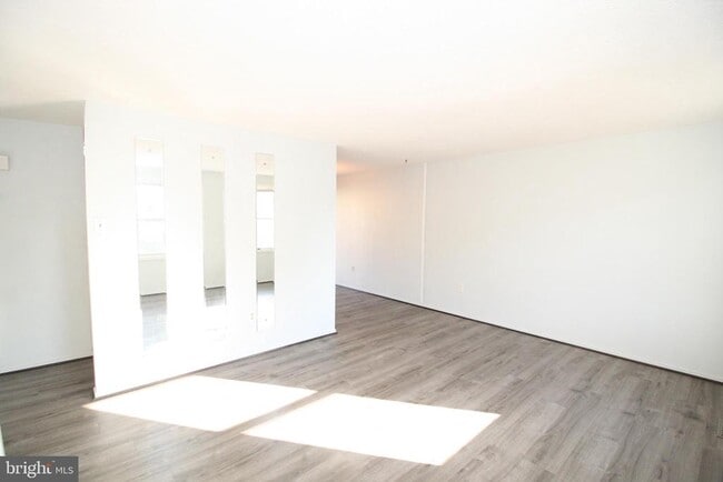 Primary Photo - 1378 Rollinghouse Dr