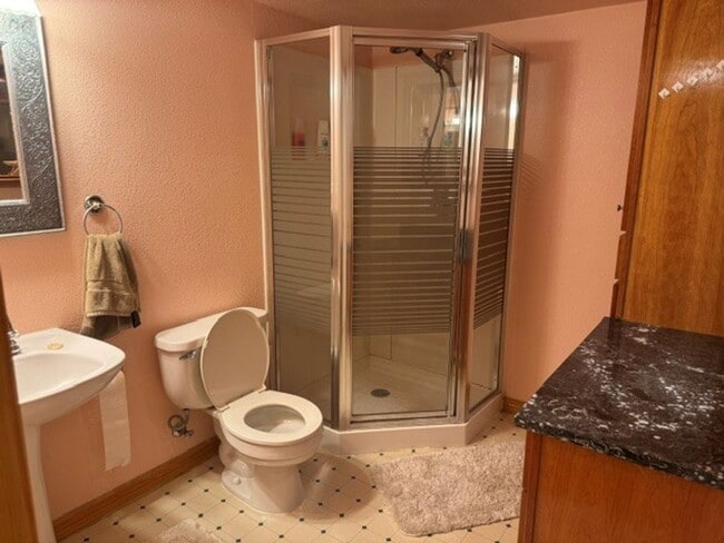 Building Photo - 3905 Buckthorn Dr