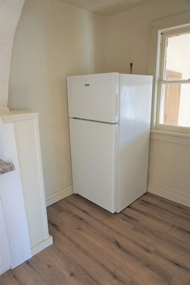 Building Photo - 523 SW 26