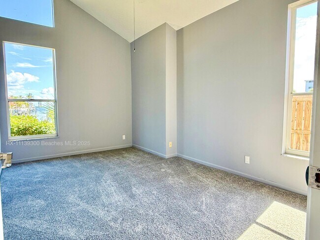 Building Photo - 400 Corsair Dr