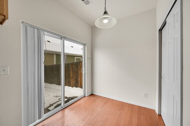 Building Photo - $1,795.95- 2-Bed 2.5 Bath Townhome in Colorado Springs with Fenced-in Yard and Laundry In Unit!