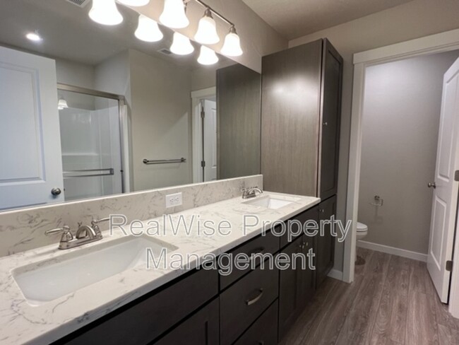 Building Photo - 675 NE Brookstone Dr