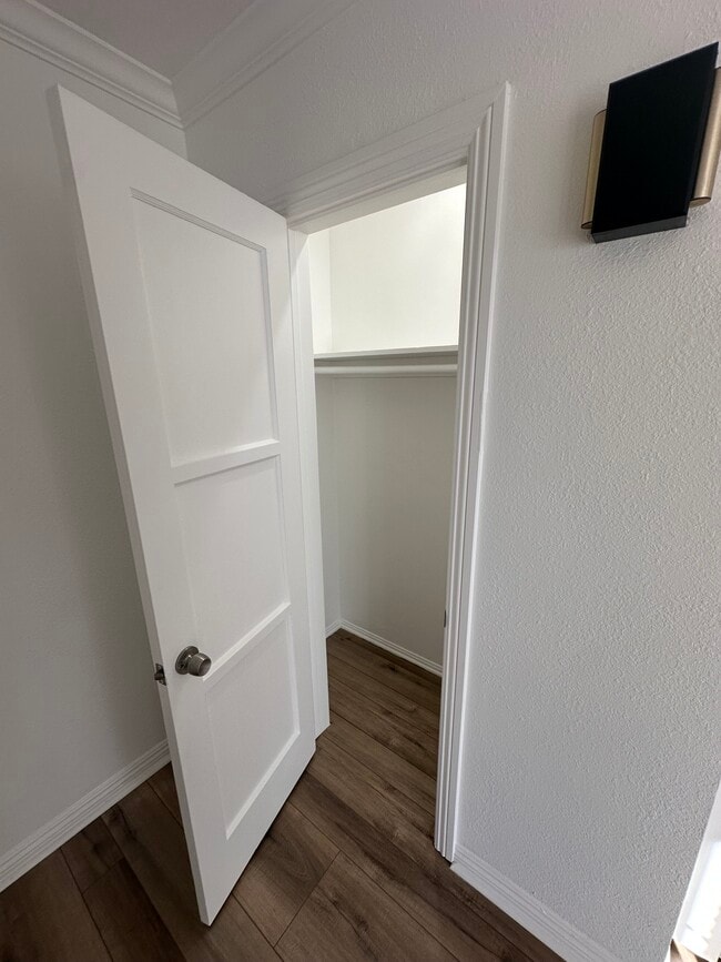 entrance Walk in closet - 5112 W 123rd Pl