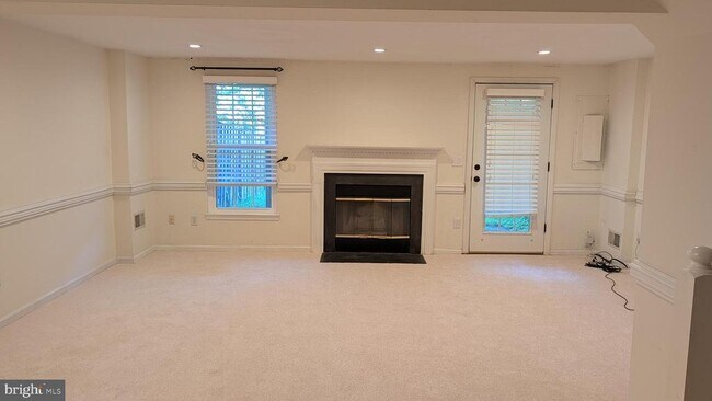 Building Photo - 20970 Rootstown Terrace