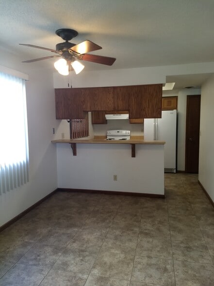 Building Photo - 1302 Galeta Ave