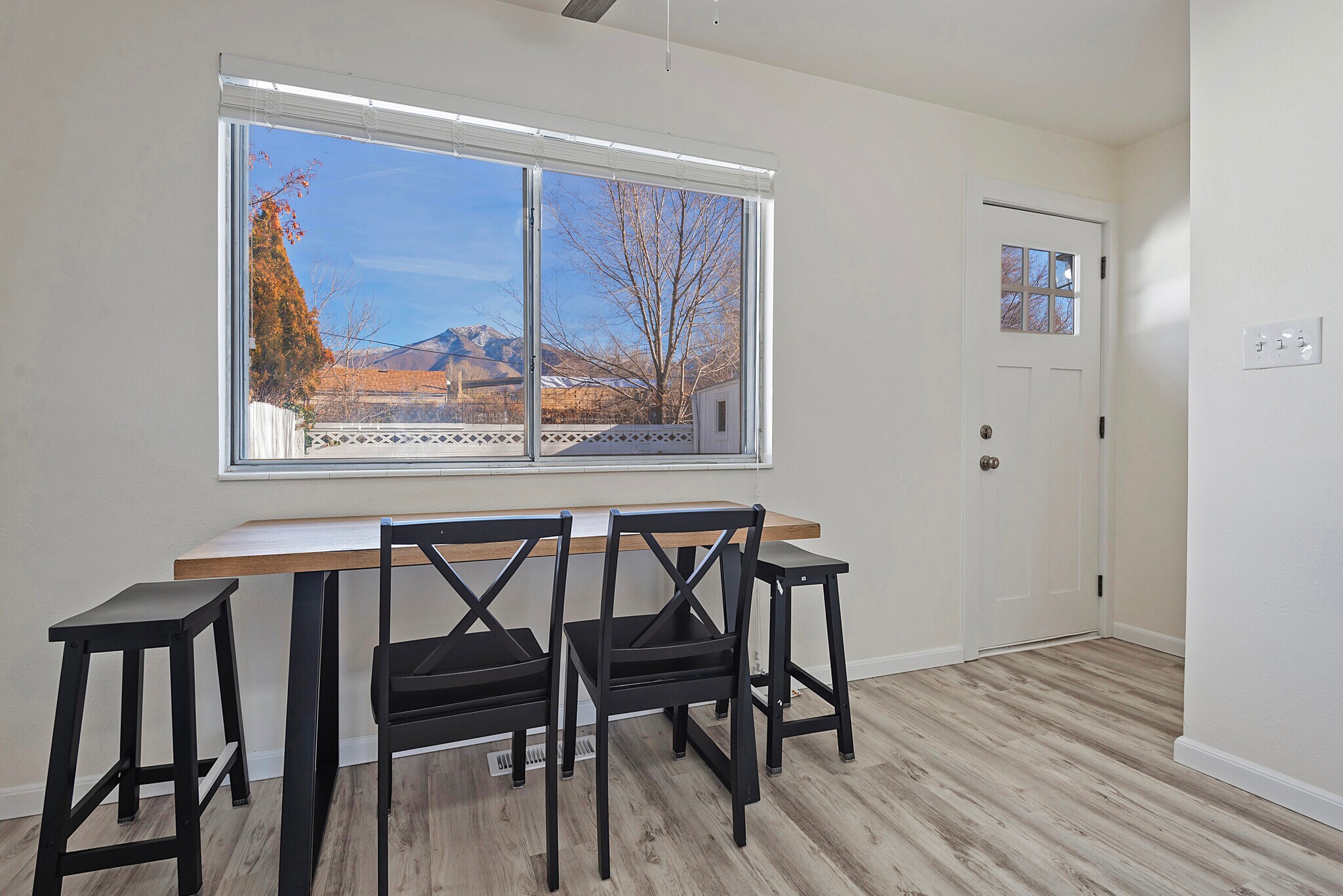 Building Photo - 2723 S Melbourne St