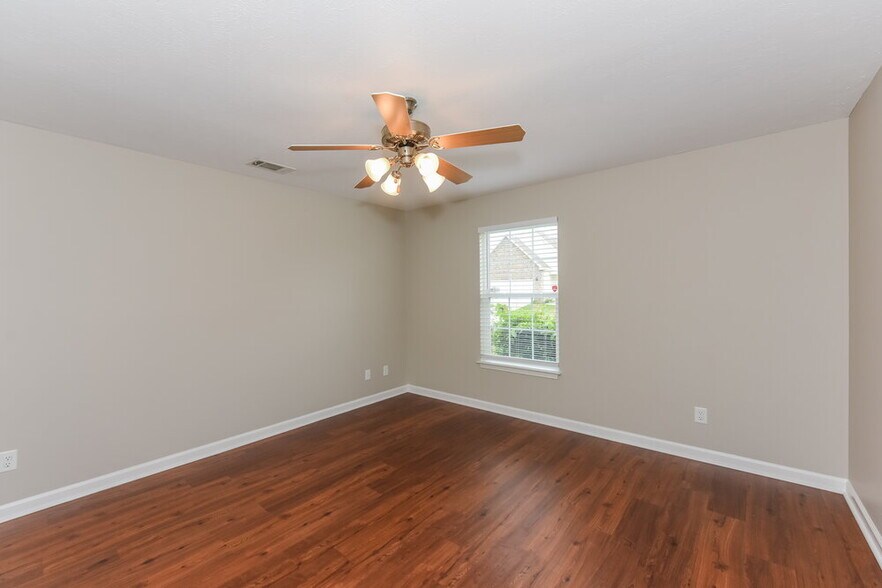 Building Photo - 143 Howard Woody Dr