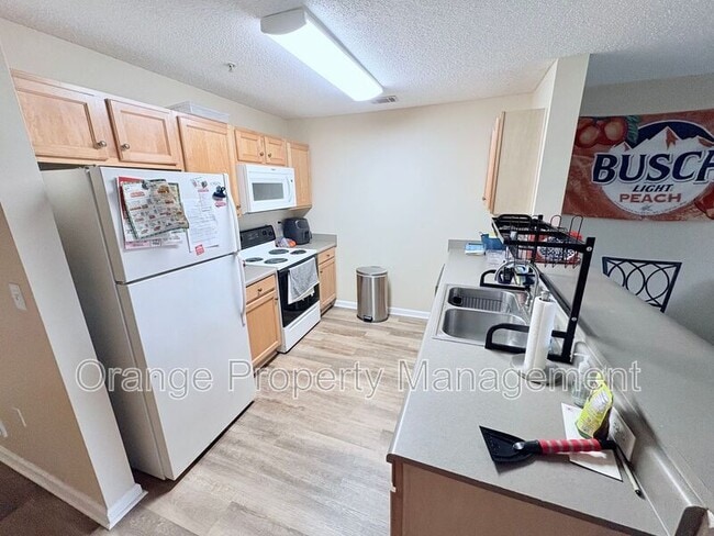 Building Photo - 1621 Harts Ridge Dr