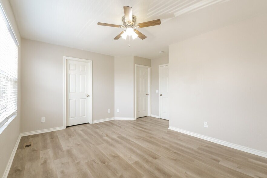 Building Photo - 12961 Leesburg Rd