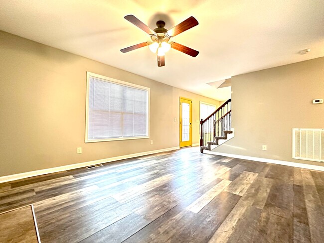 Building Photo - 1192 Meachem Dr