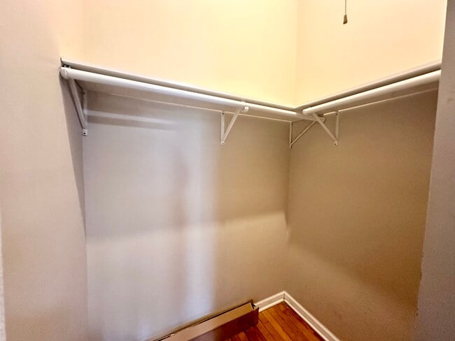 Building Photo - 851 N Ashland Ave