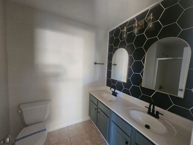 Building Photo - 168 Canal Pl Cir