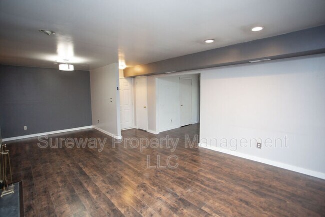 Building Photo - 40B Sumac Ct