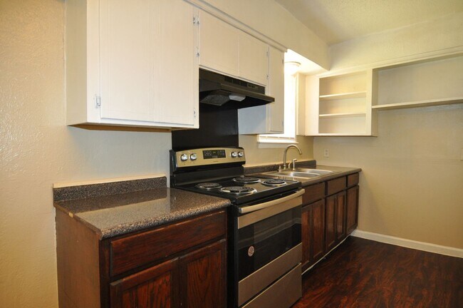 Building Photo - Lovely home located in Mesquite at 635 & H...