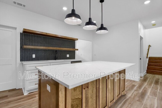Building Photo - 440 Bentwood Dr
