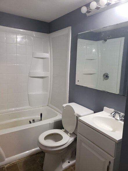 Building Photo - 120 S Graham St