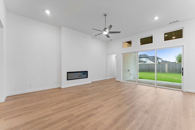 Building Photo - 26915 Longwood Ledge Ln