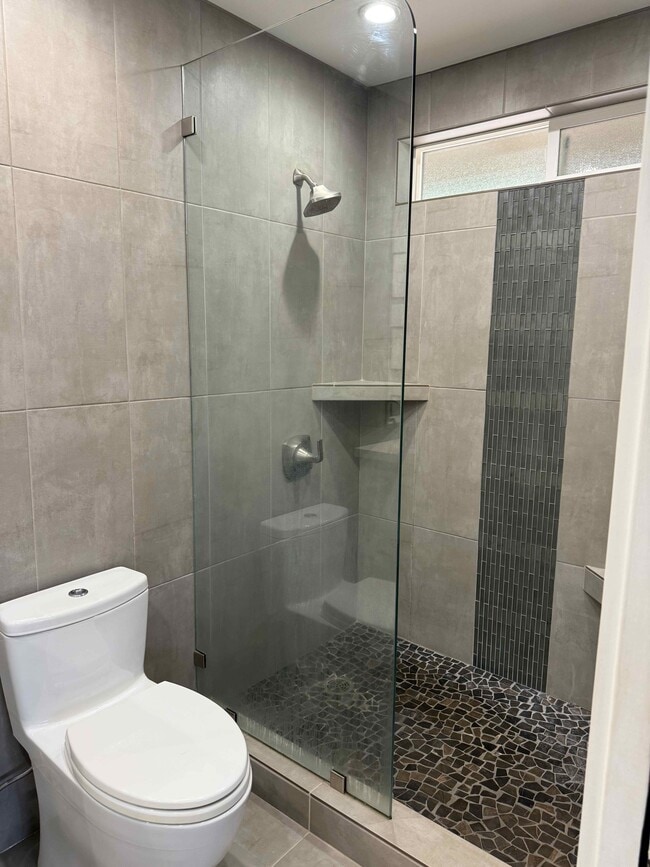 Building Photo - 220 Kaiola Pl