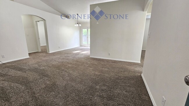 Building Photo - Fantastic Home in Boise!