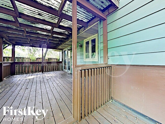 Building Photo - 28W608 Bolles Ave