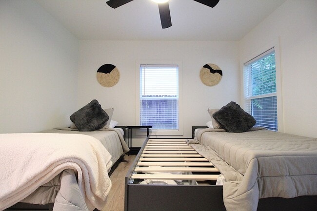 Building Photo - Ryan Place- Short to Mid-Term Rental Fully Remodeled 2  Bed, 1 Bath