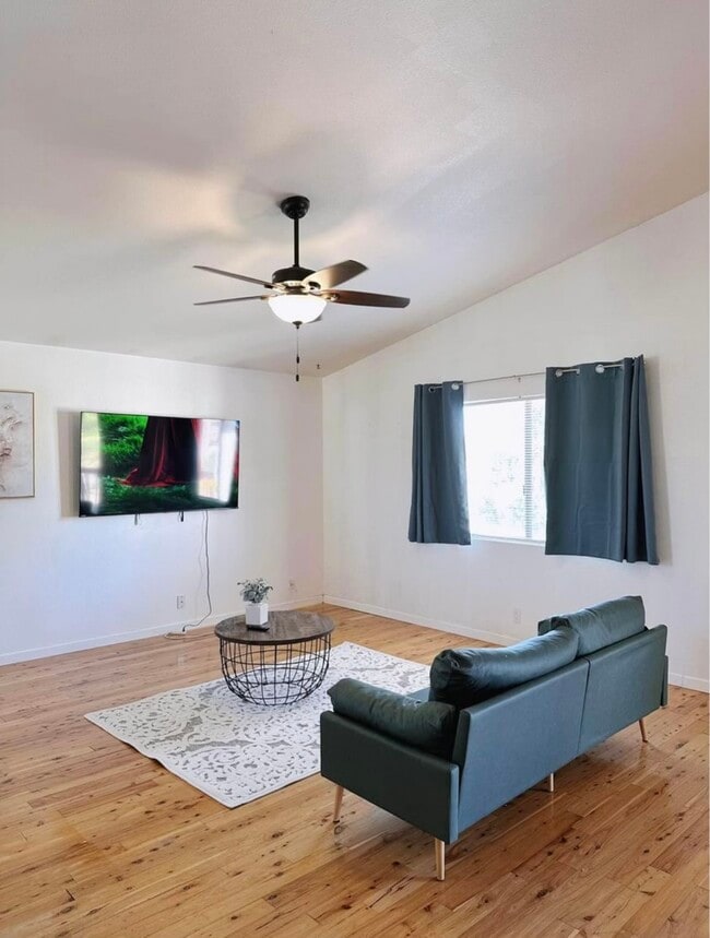 Building Photo - 5018 E Downing St