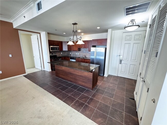 Building Photo - 2405 W Serene Ave