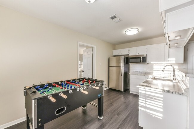 Building Photo - 3602 Alice St