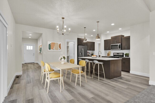 Primary Photo - 10276 W Utahna St