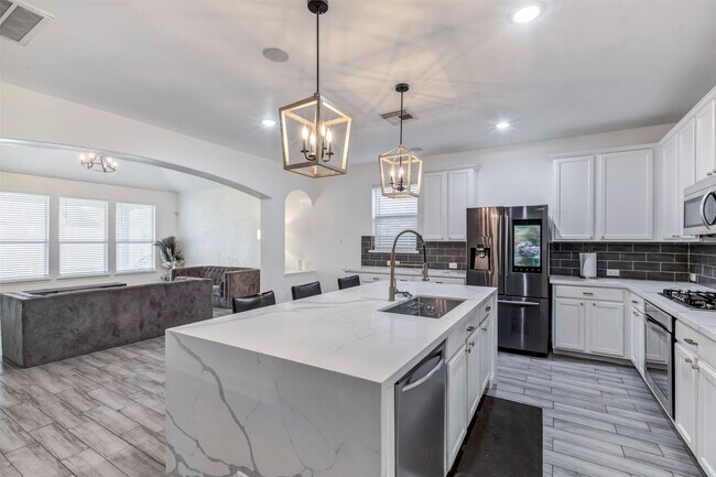 Building Photo - 22406 Miramar Crest Dr
