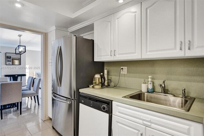 Building Photo - 3180 S Ocean Dr