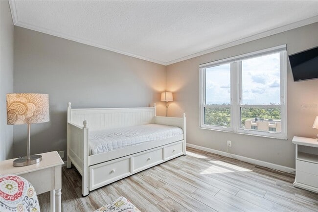 Building Photo - 2617 Cove Cay Dr