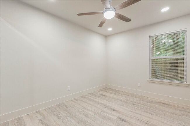 Building Photo - 1310 E Red Cedar Cir